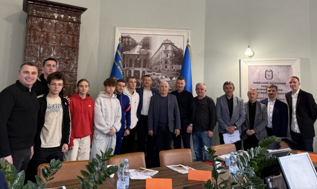 У ЛДУФК імені Івана Боберського відбувся круглий стіл до 80-річчя університету з питань розвитку дитячо-юнацького футболу