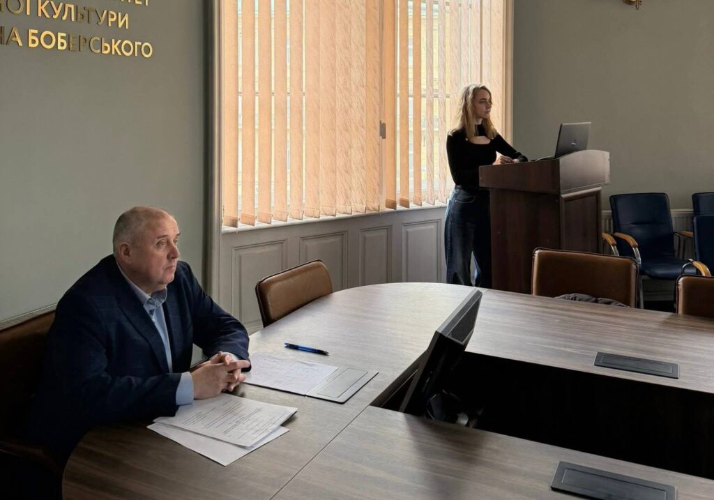 На кафедрі водних та неолімпійських видів спорту відбулася науково-практична конференція до 80-річчя університету