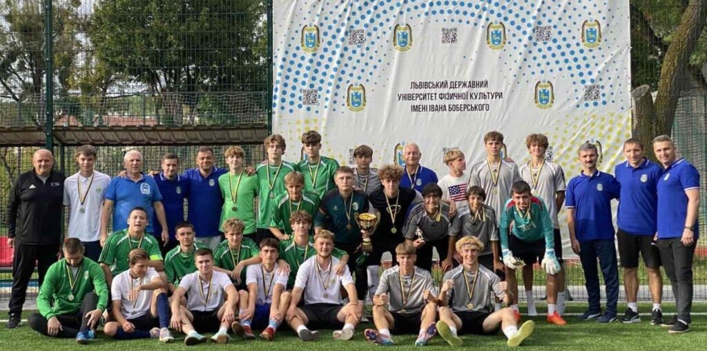 На стадіоні НСК «СКІФ» відбувся турнір з футзалу з нагоди Дня фізичної культури та спорту